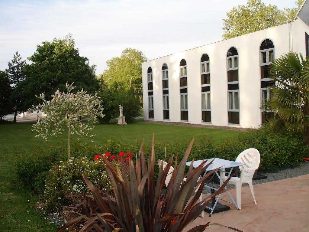 Agape Hotel Bessines Exterior photo